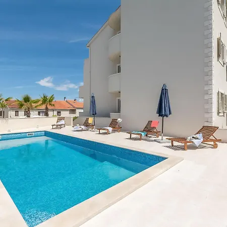 Appartamento 2 Pools-4 *