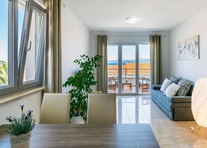 2 Pools-4 By Interhome Apartamento Sutivan