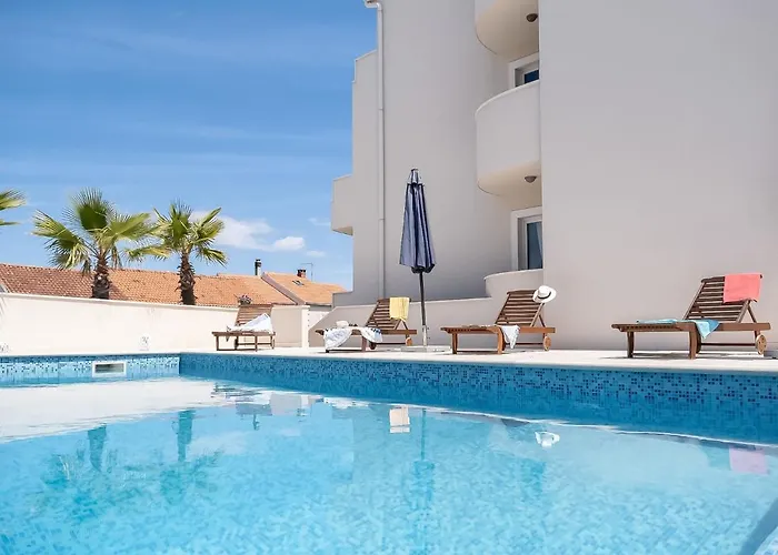 2 Pools-4 By Interhome דירה *