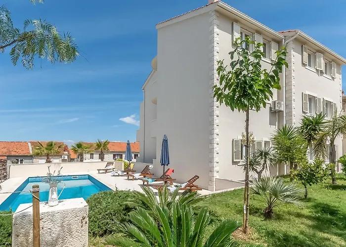 2 Pools-4 By Interhome דירה