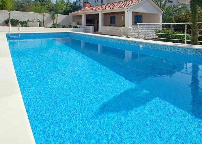 2 Pools-4 By Interhome דירה *