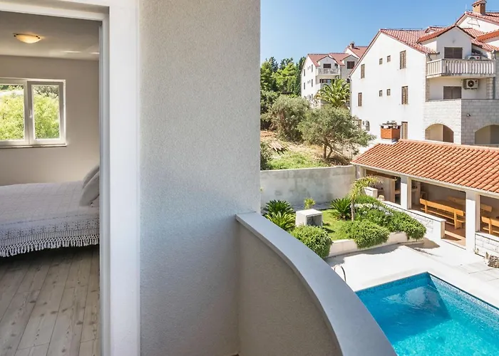 2 Pools-4 By Interhome סוטיבאן